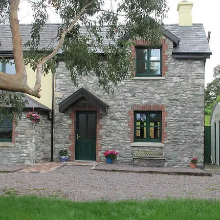 Lakeview Courtyard Holiday home *