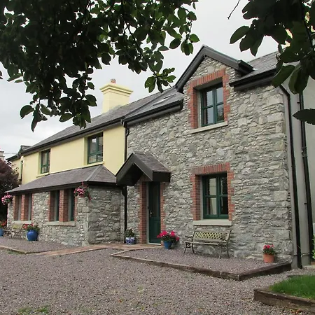 Lakeview Courtyard Holiday home